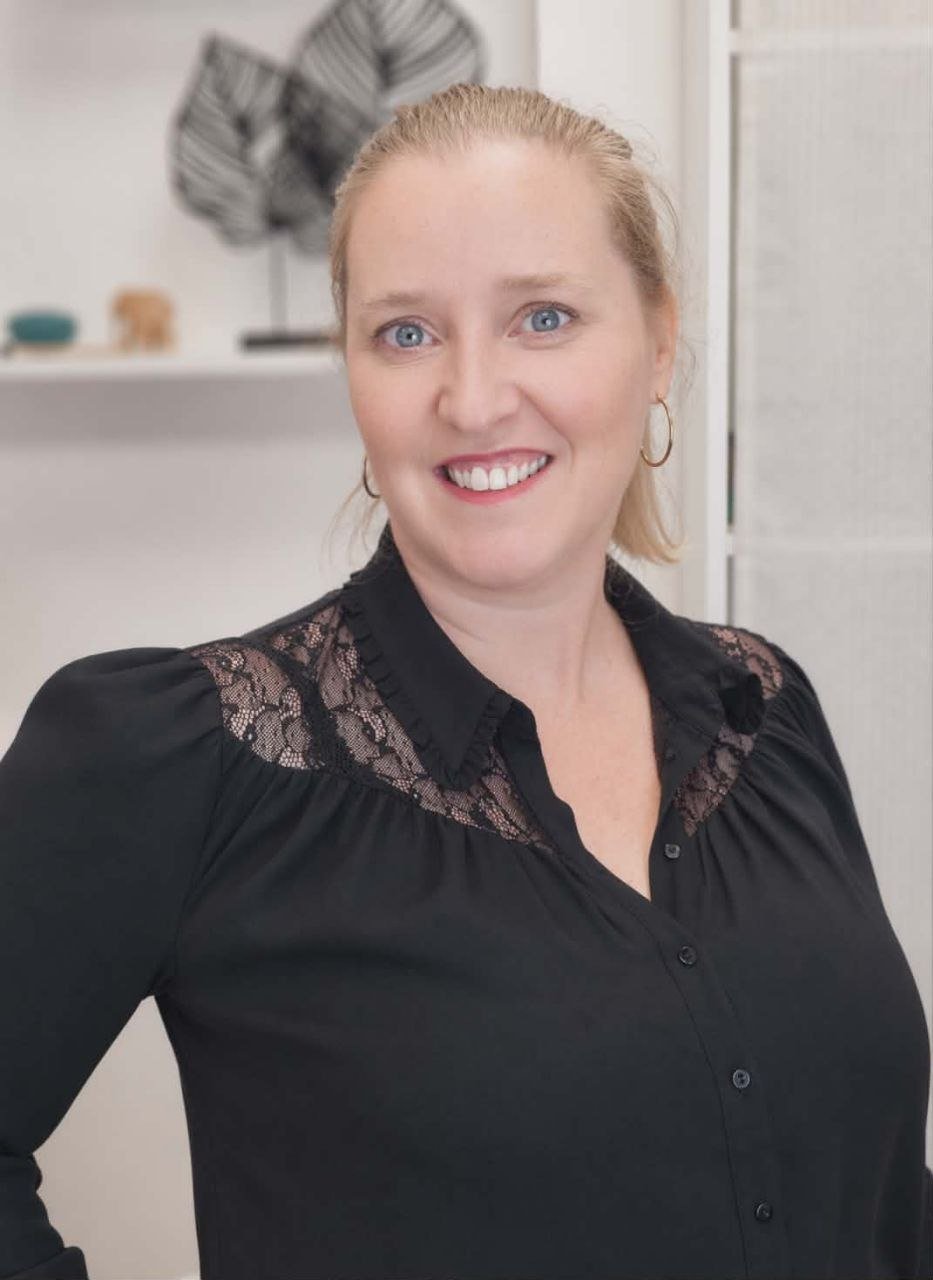 Emilie Guesdon — Thérapeute EMDR, Praticienne LaHoChi